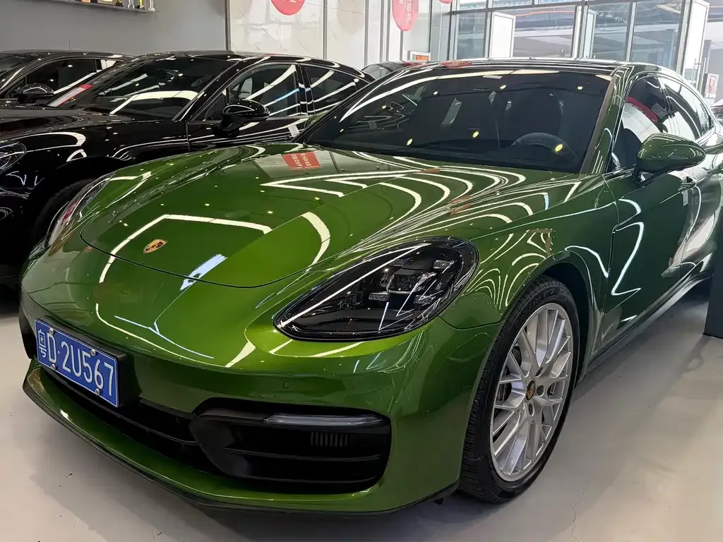 Porsche Panamera — фото 1