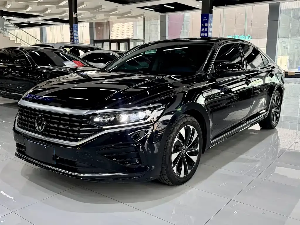 Volkswagen Passat — фото 1