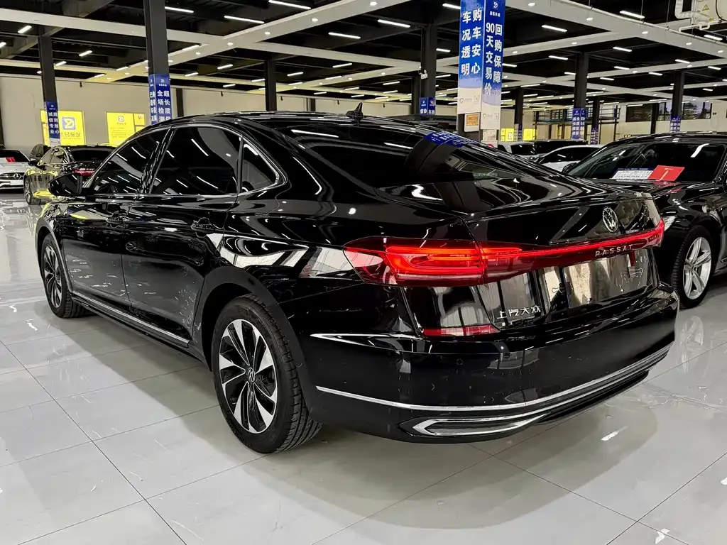 Volkswagen Passat — фото 9