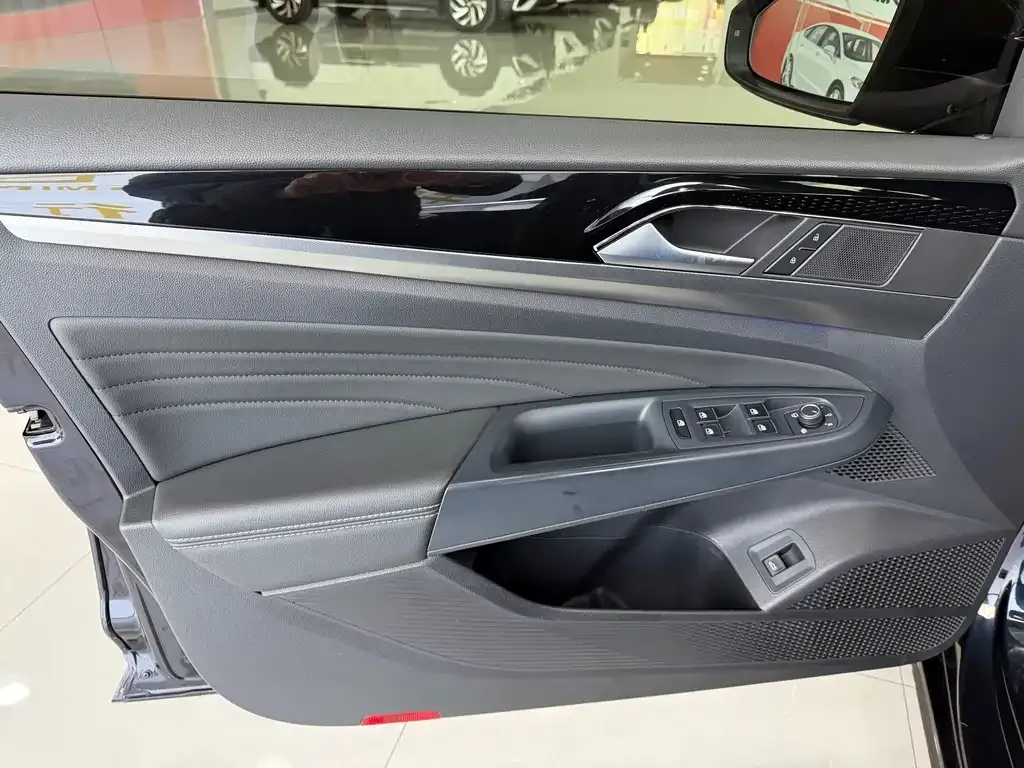 Volkswagen Passat — фото 8