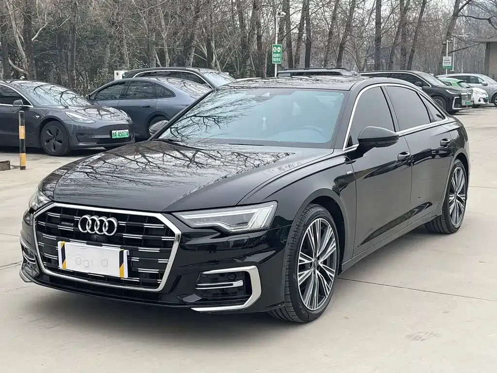 Audi A6L — фото 1