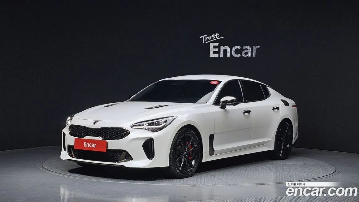 Kia Stinger — фото 1