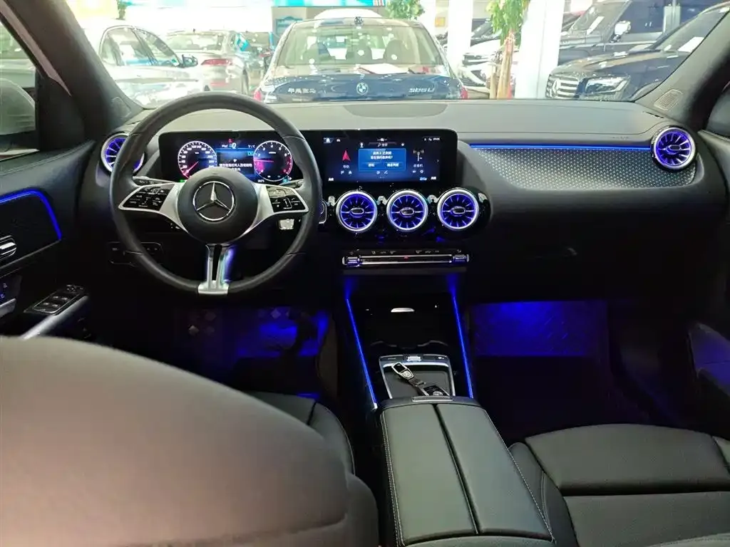 Mercedes-Benz GLA — фото 8