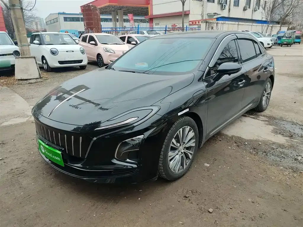 Hongqi E-QM5 — фото 1