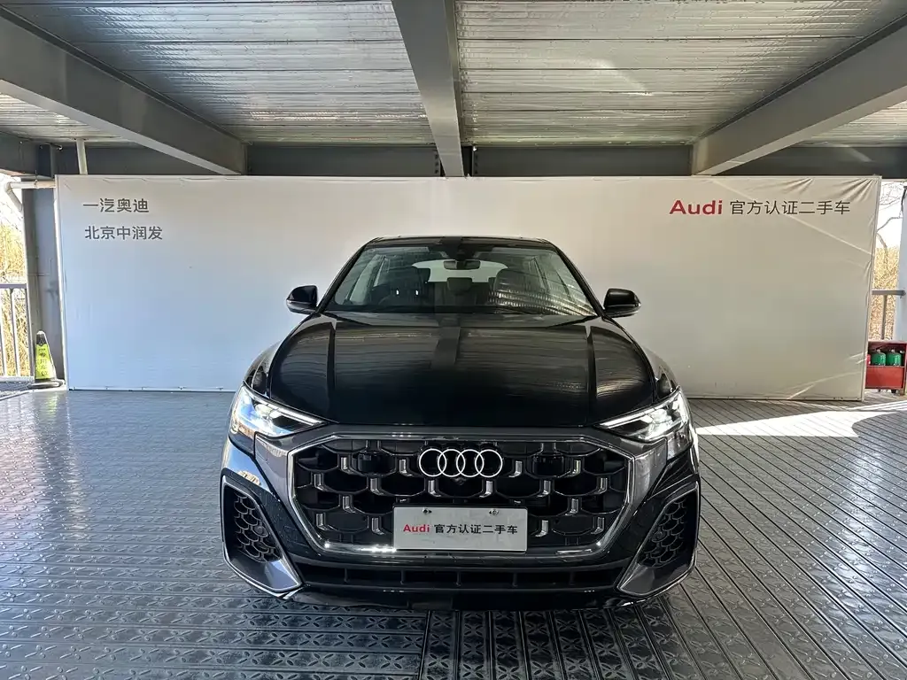 Audi Q8 — фото 9