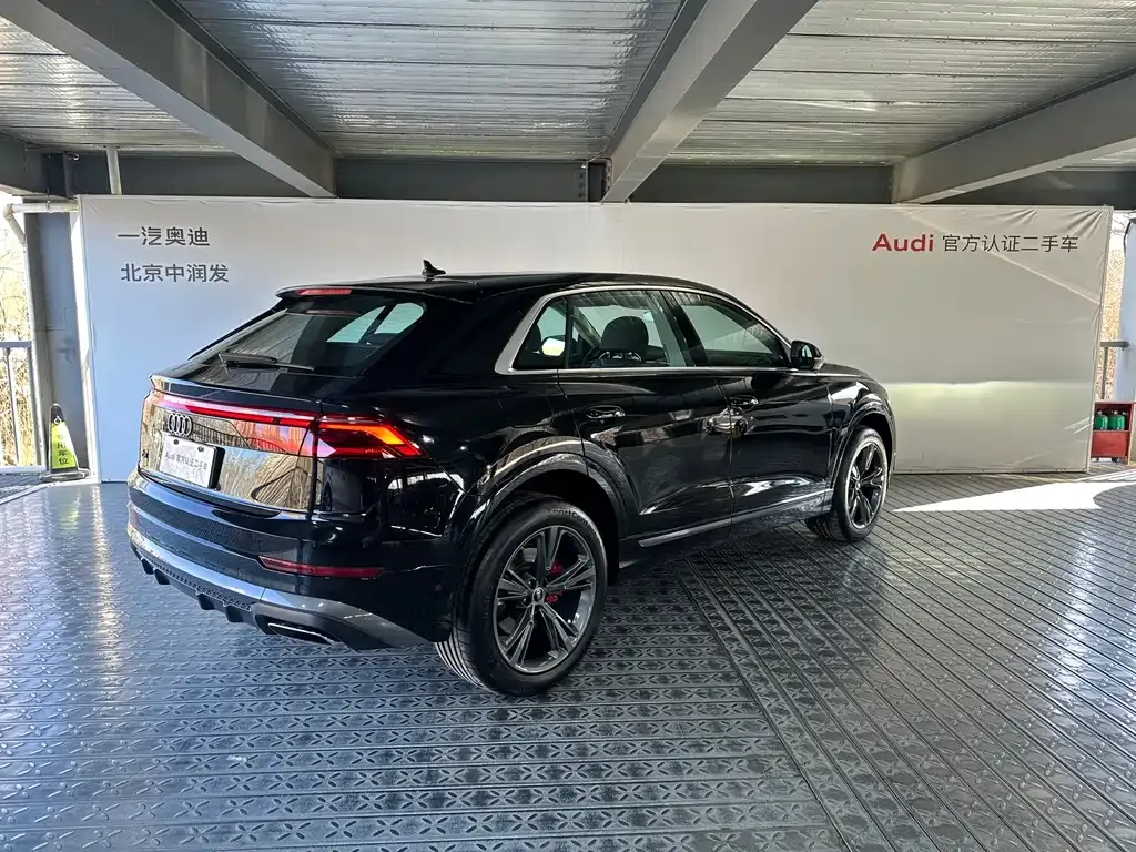 Audi Q8 — фото 10