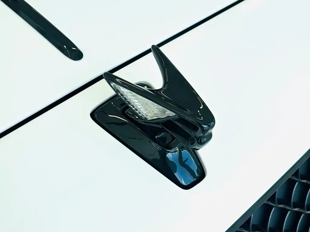 Bentley Flying Spur — фото 2