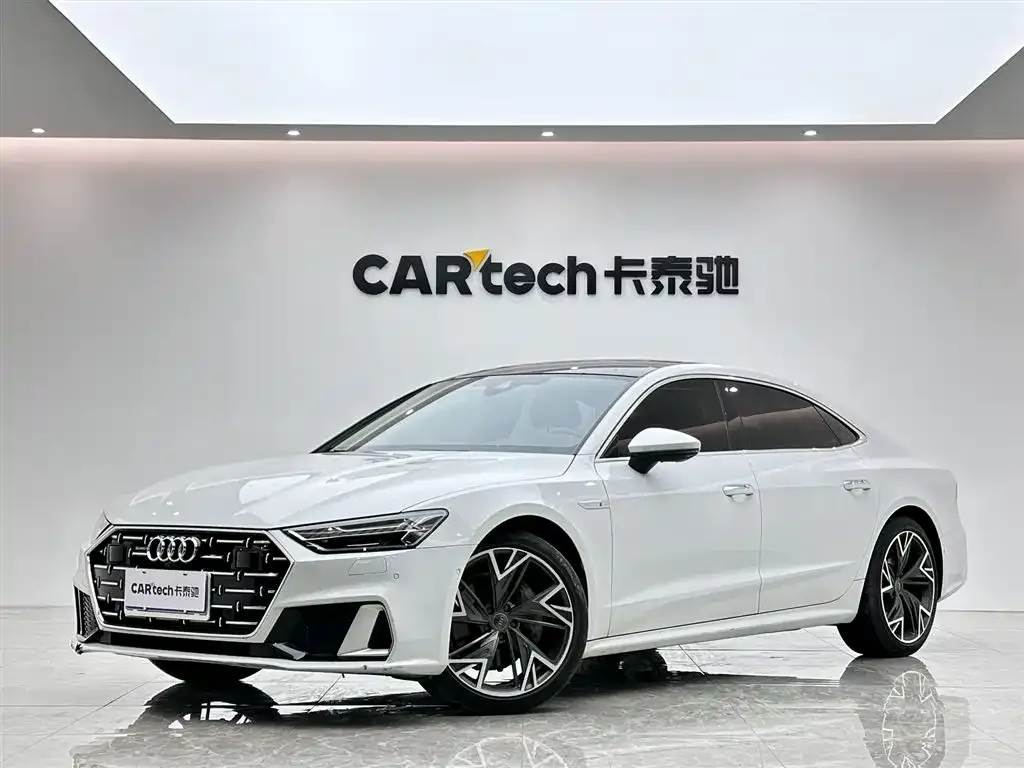 Audi A7L — фото 1
