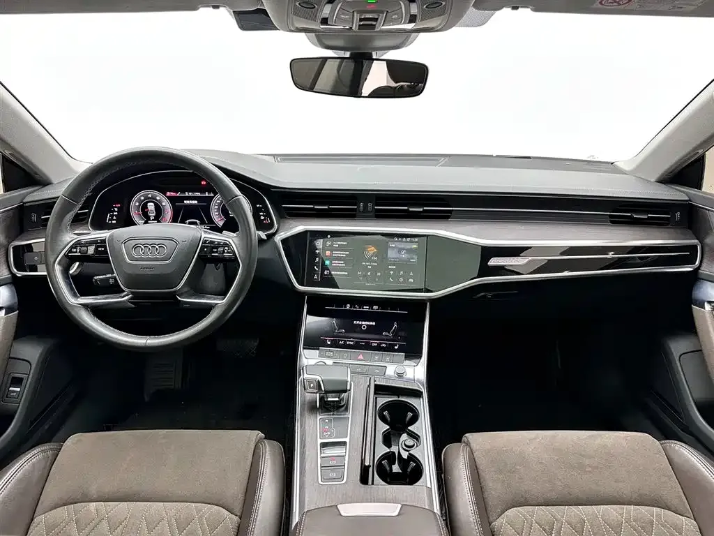 Audi A7L — фото 6
