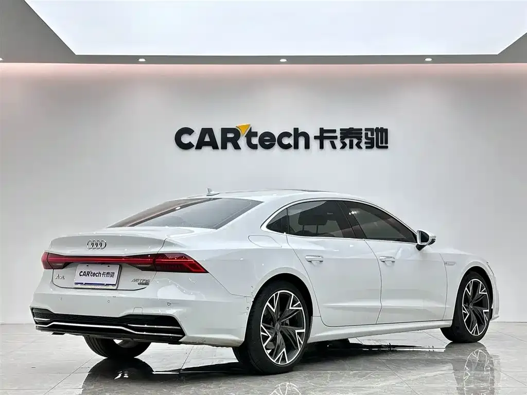 Audi A7L — фото 2