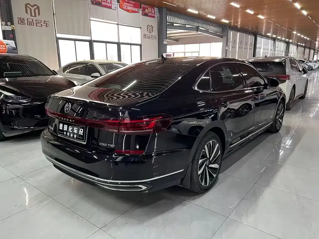 Volkswagen Passat — фото 7