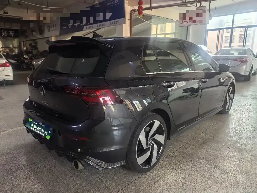 Volkswagen Golf GTI — фото 9