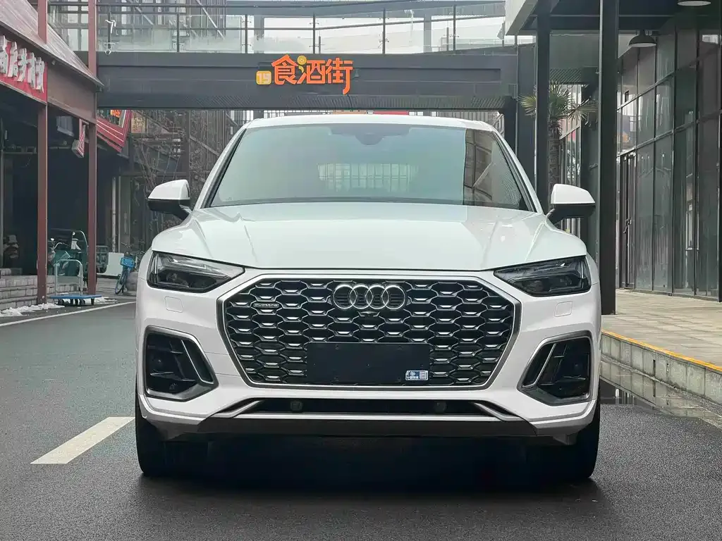 Audi Q5L Sportback — фото 9