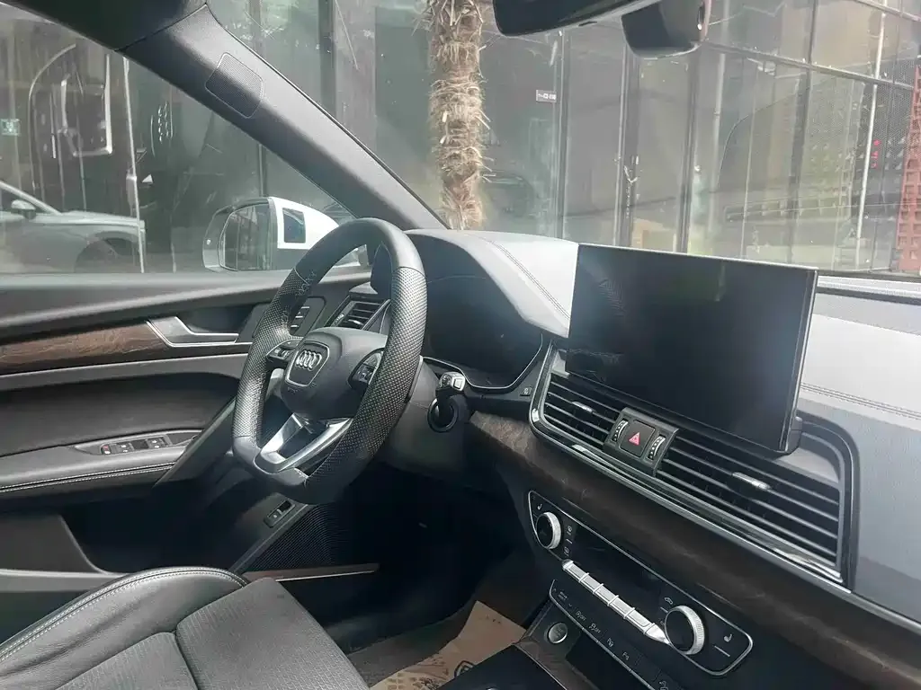Audi Q5L Sportback — фото 6
