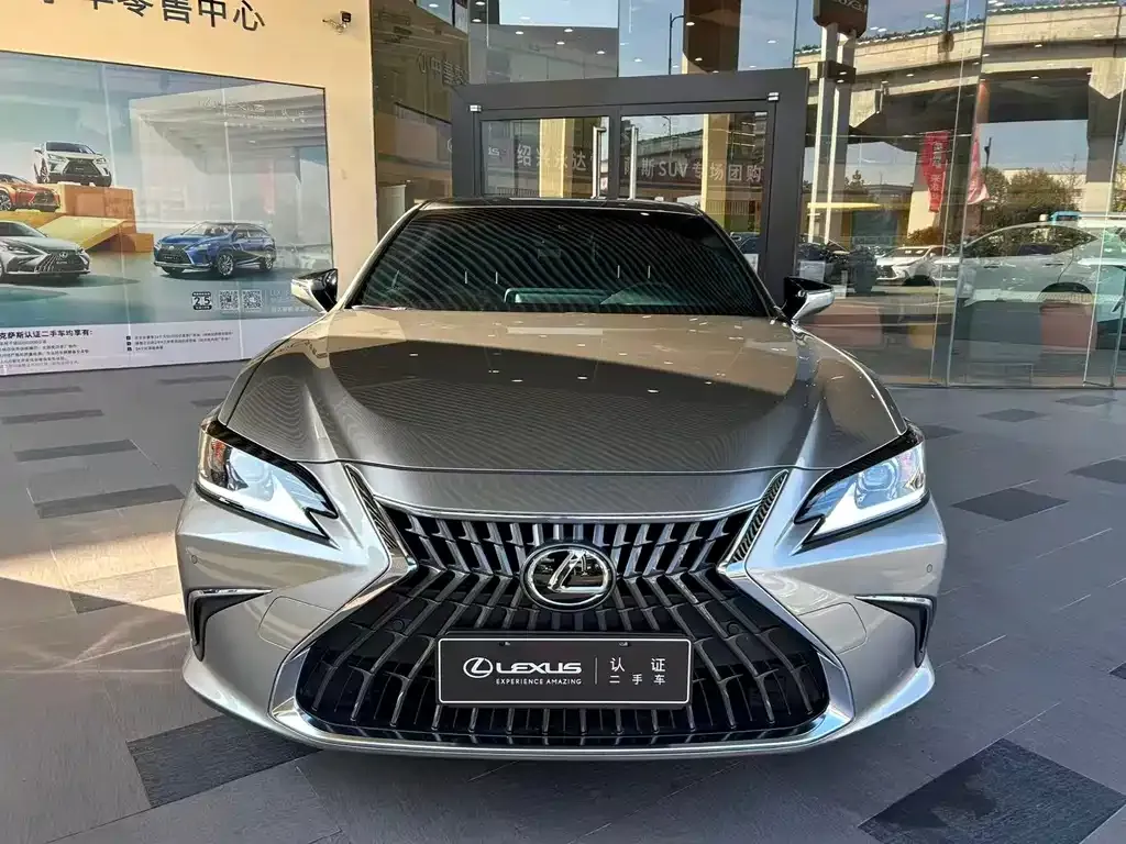 Lexus ES — фото 10