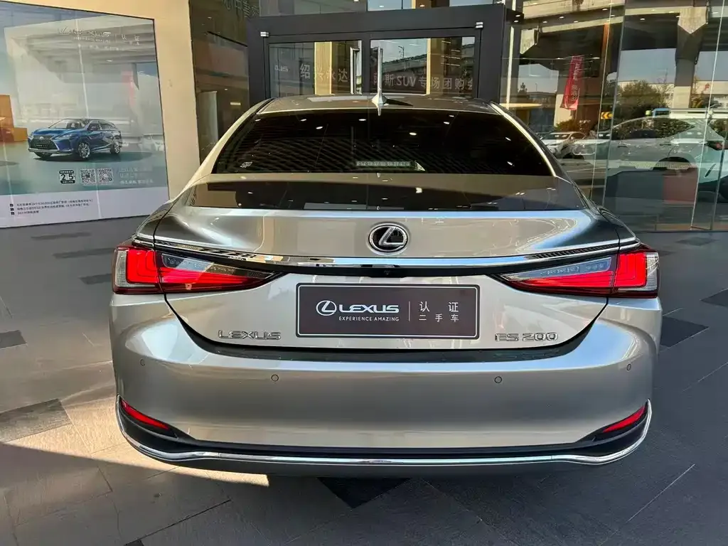 Lexus ES — фото 4