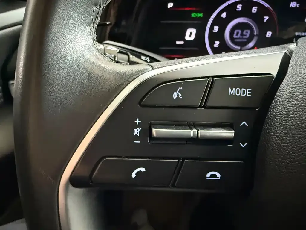 Hyundai Elantra — фото 4