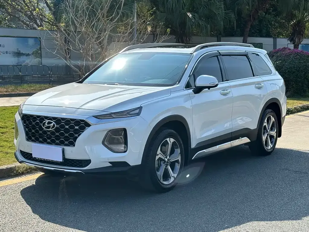 Hyundai Santa Fe — фото 1
