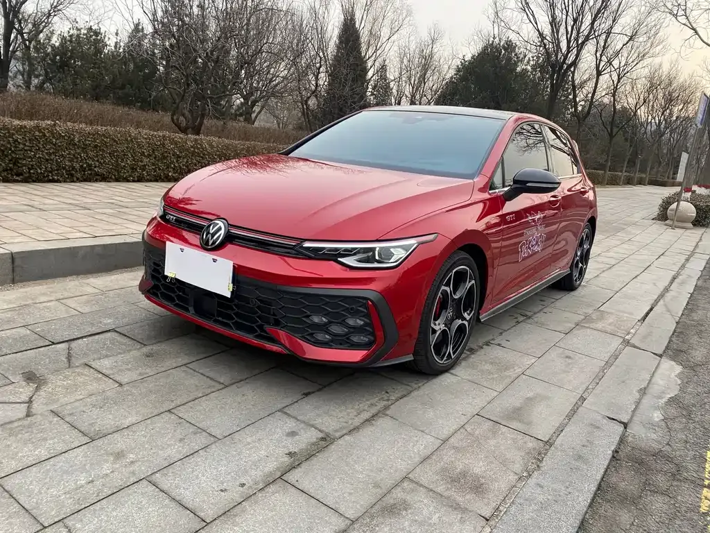 Volkswagen Golf GTI — фото 1