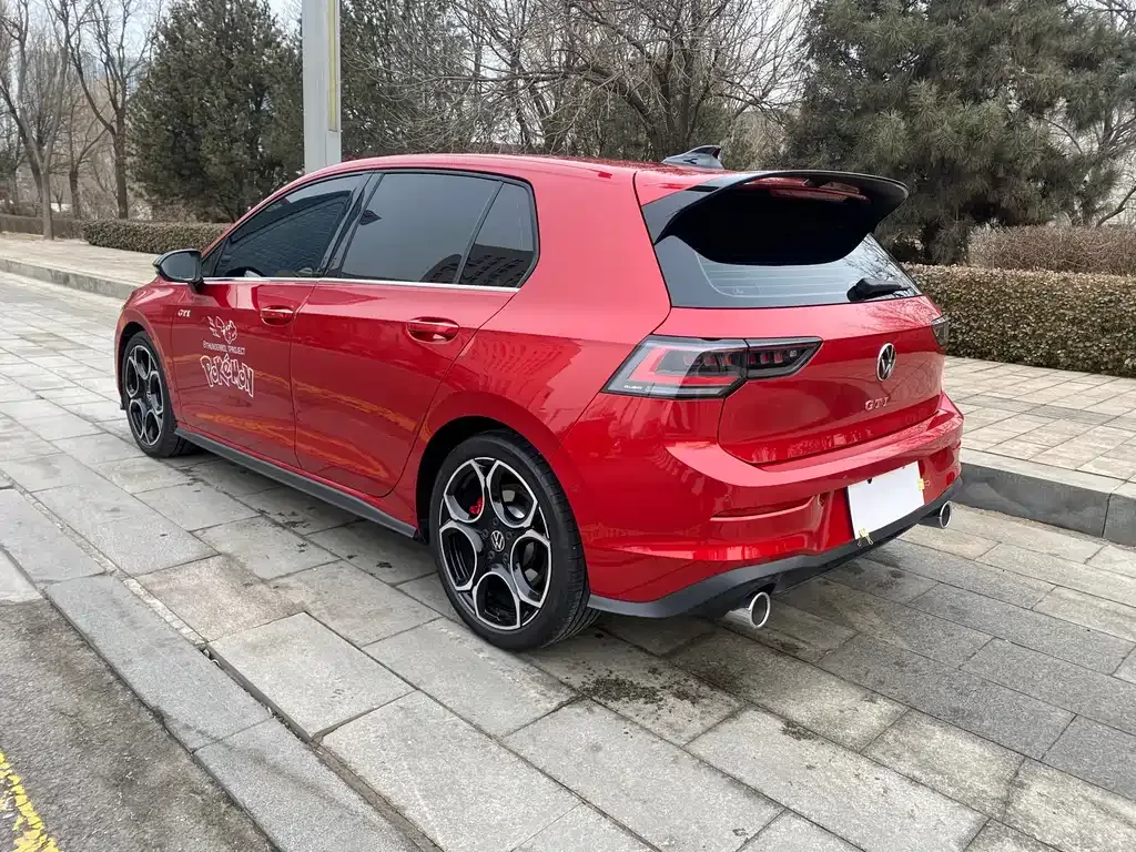 Volkswagen Golf GTI — фото 3