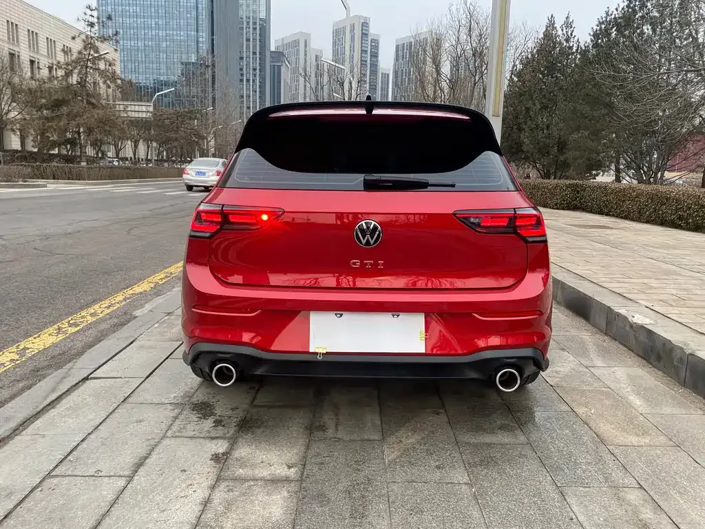 Volkswagen Golf GTI — фото 10