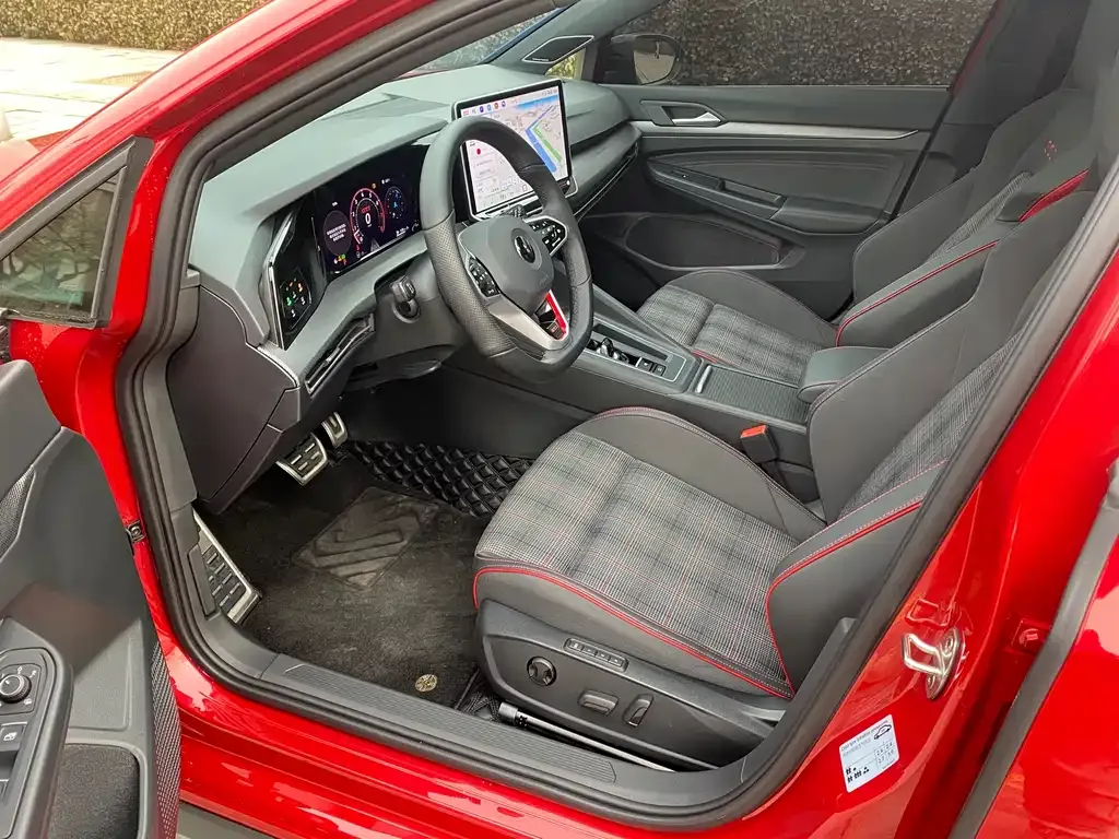 Volkswagen Golf GTI — фото 8