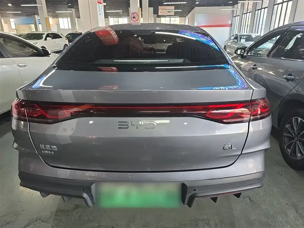 BYD Qin L — фото 10