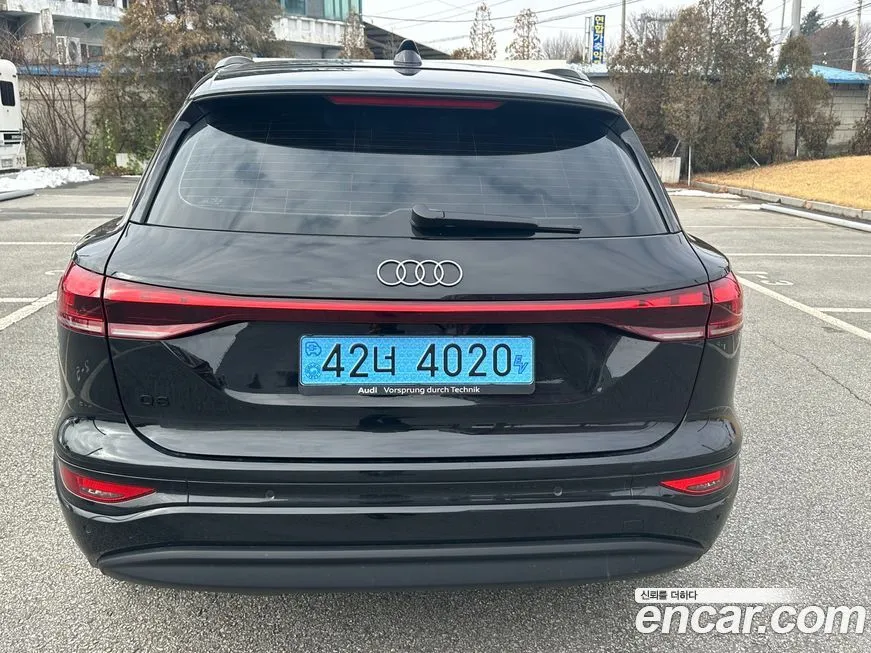 Audi Q6 e-tron — фото 10
