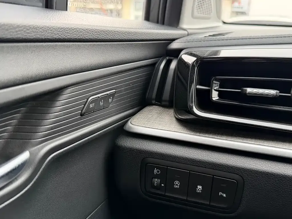 Hyundai Custo — фото 7