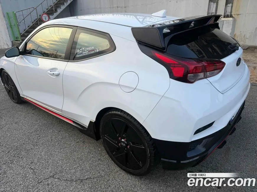 Hyundai Veloster — фото 10