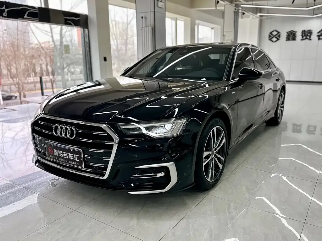 Audi A6L — фото 1
