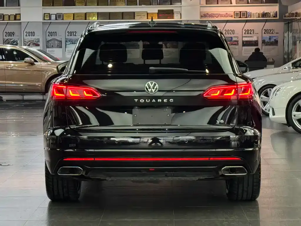 Volkswagen Touareg — фото 5