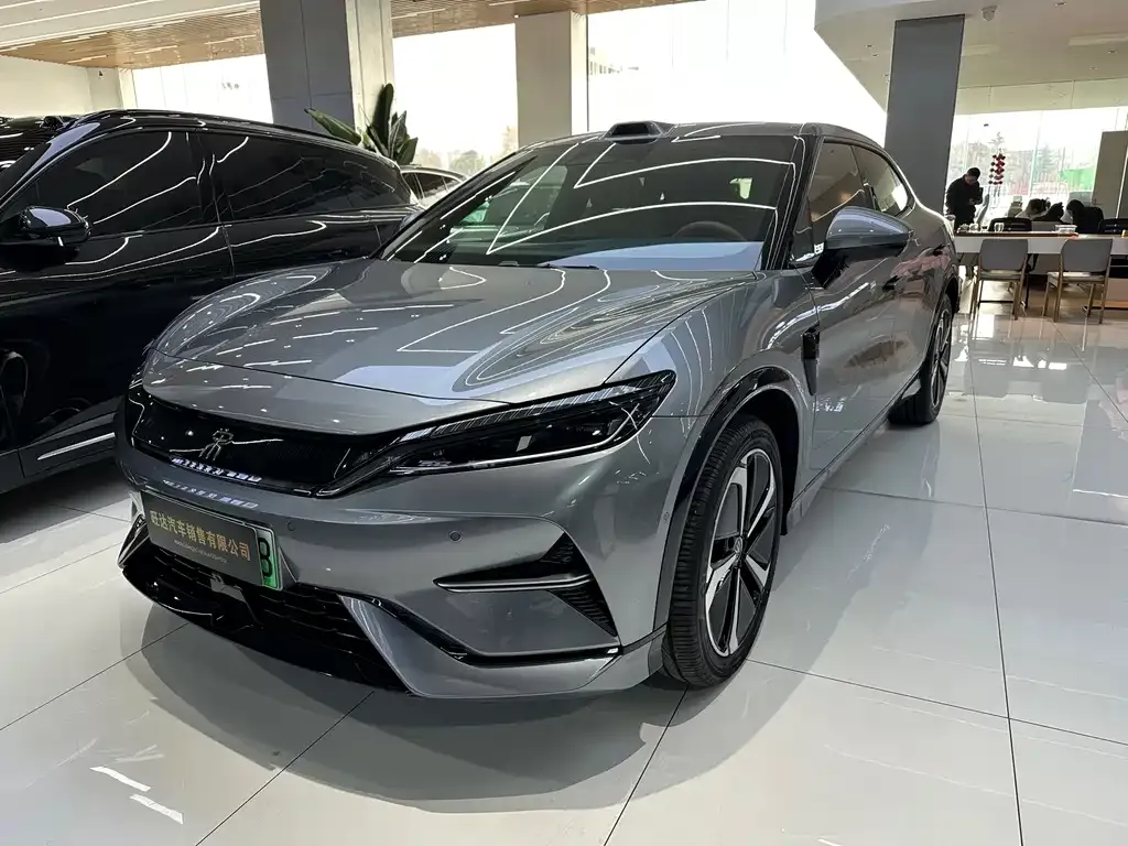 BYD L EV — фото 1