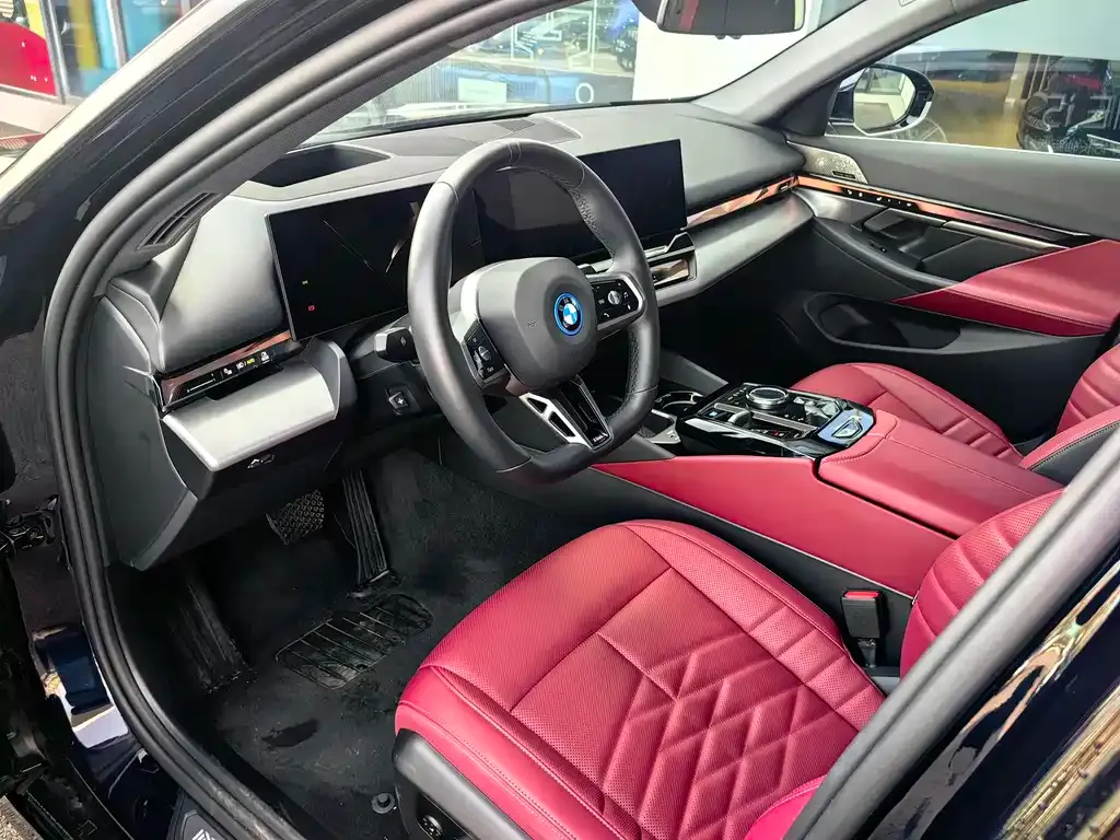 BMW i5 — фото 5