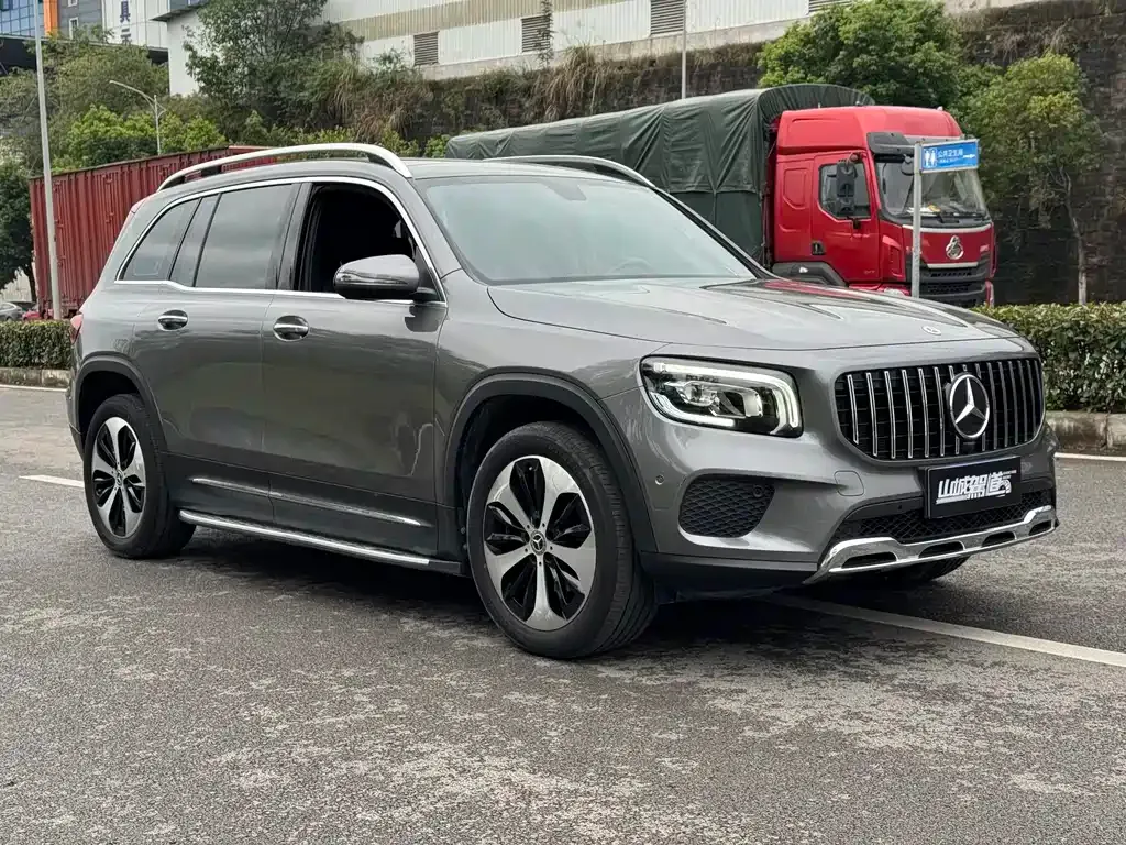 Mercedes-Benz GLB — фото 3