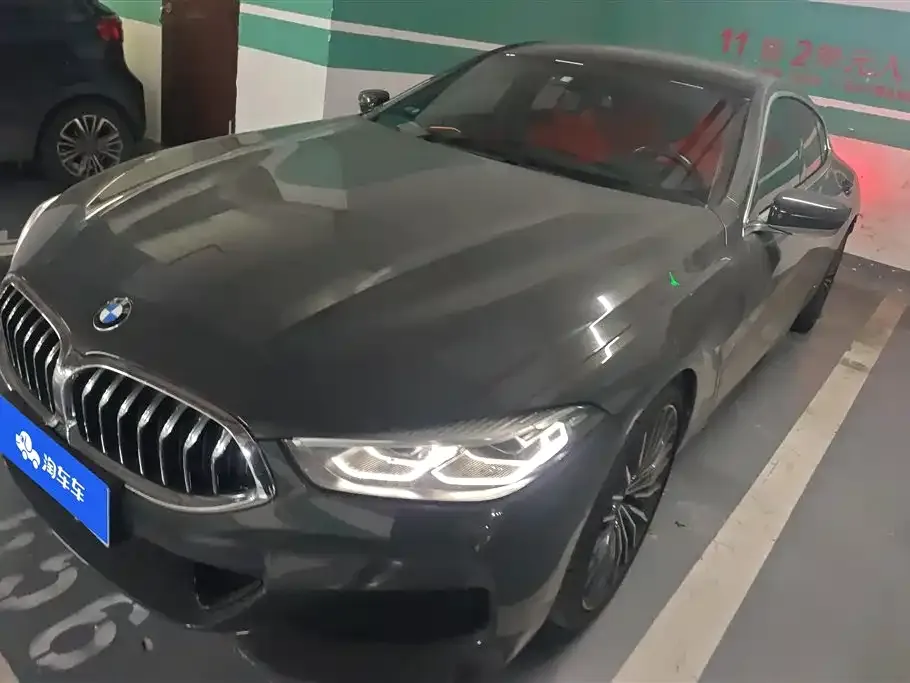 BMW 8 Series — фото 1