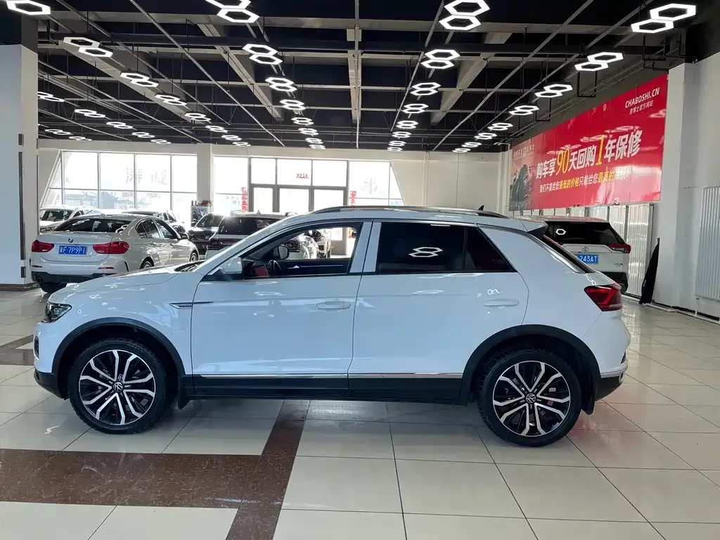 Volkswagen T-Roc — фото 4