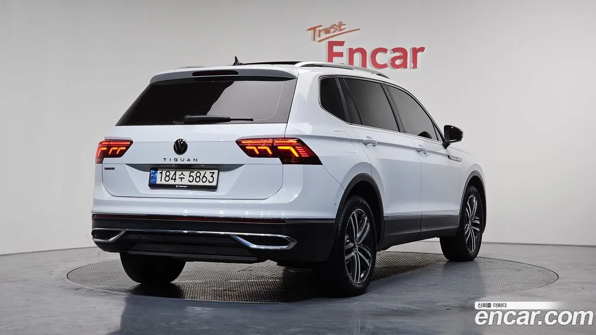 Volkswagen Tiguan — фото 8