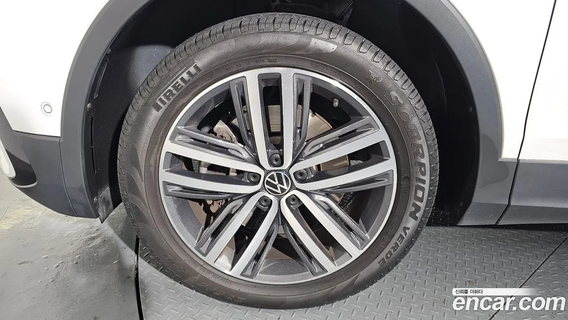 Volkswagen Tiguan — фото 2