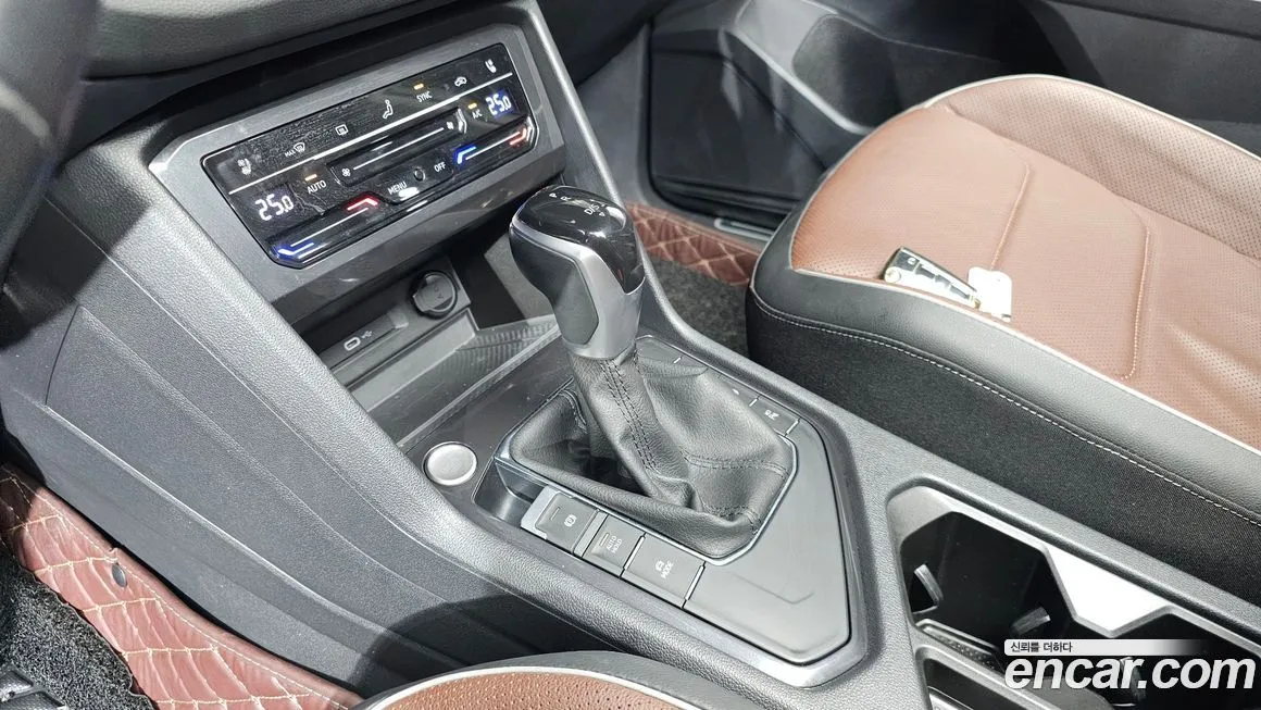 Volkswagen Tiguan — фото 9