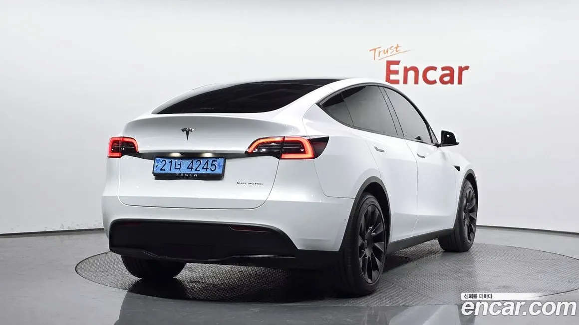 Tesla Model Y — фото 4