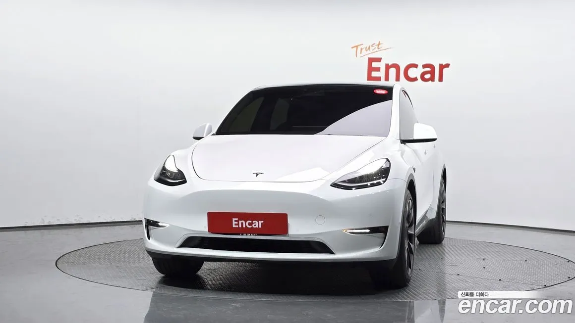 Tesla Model Y — фото 8