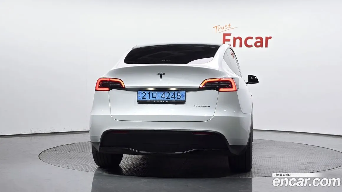 Tesla Model Y — фото 5