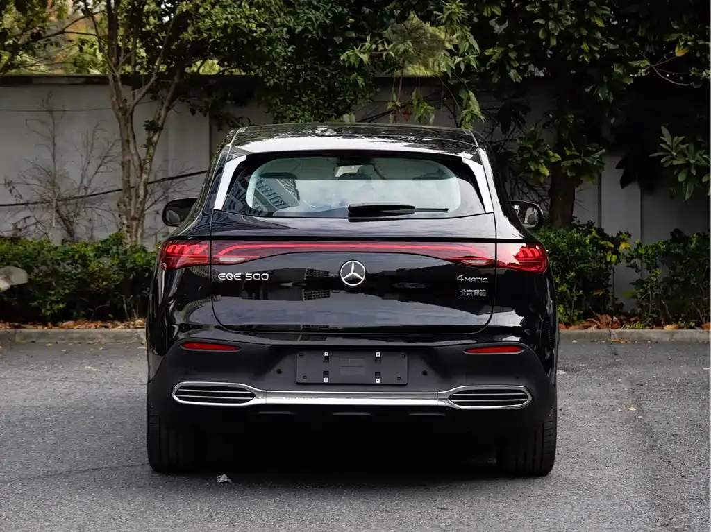 Mercedes-Benz EQE SUV — фото 4