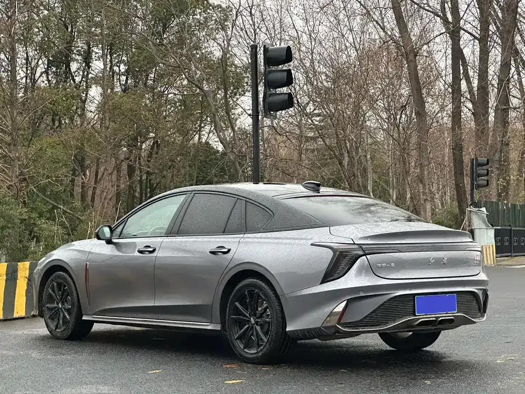 Hongqi H6 — фото 10