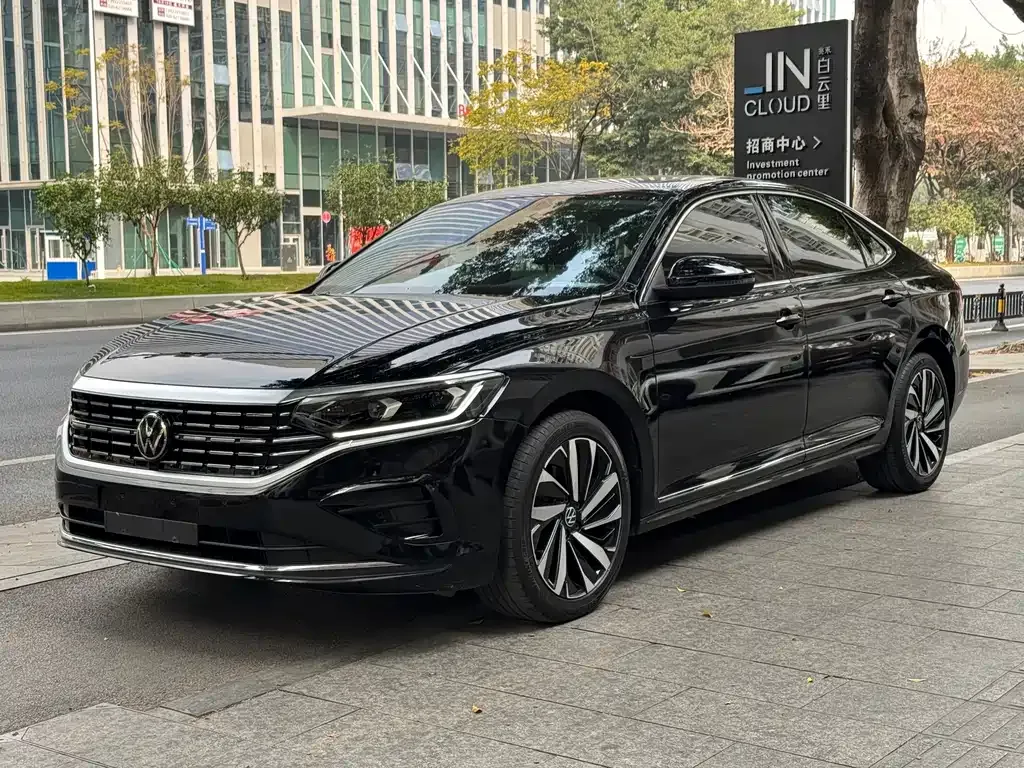 Volkswagen Passat — фото 1