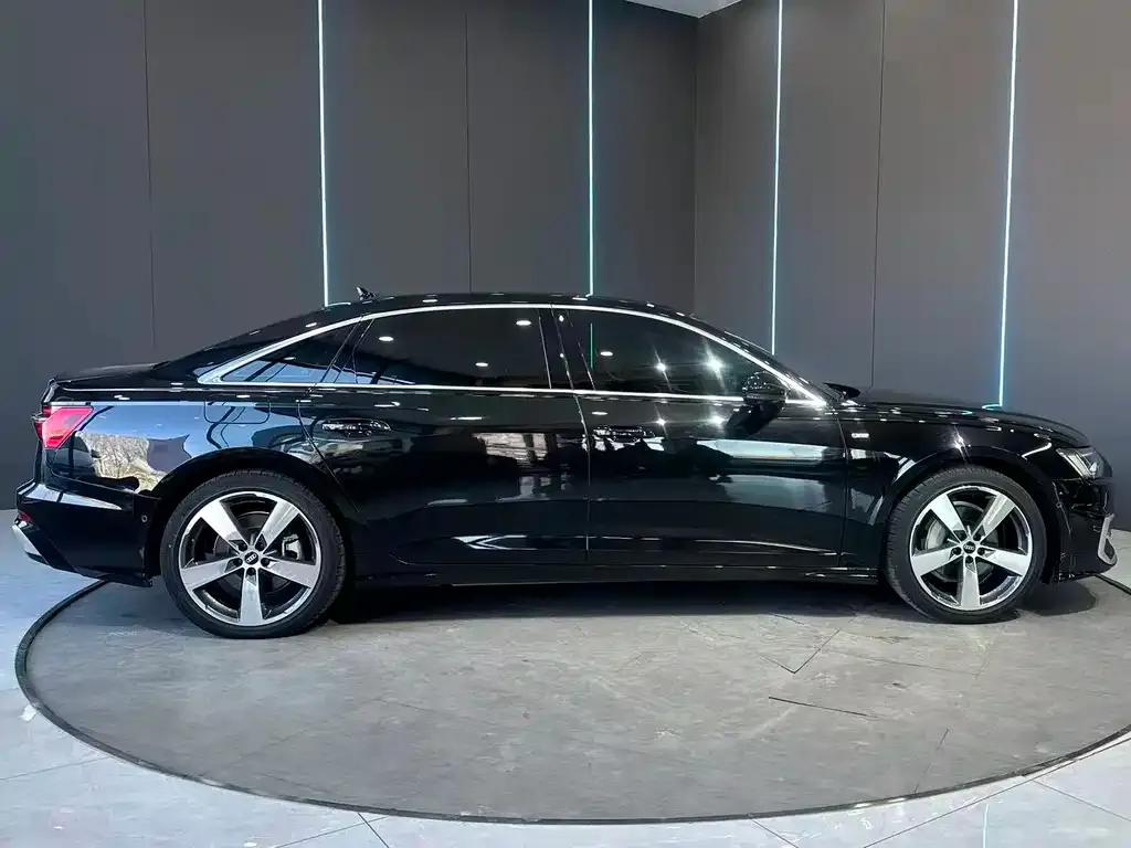 Audi A6L — фото 5