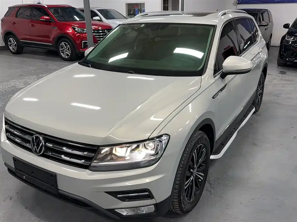 Volkswagen Tiguan L — фото 4