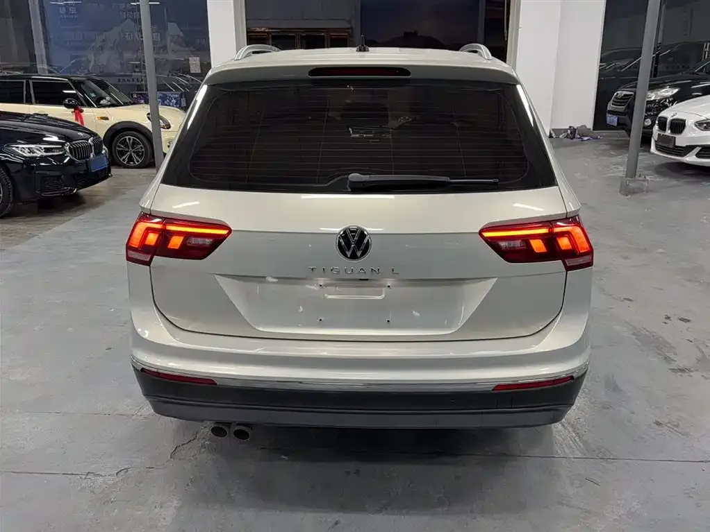 Volkswagen Tiguan L — фото 3