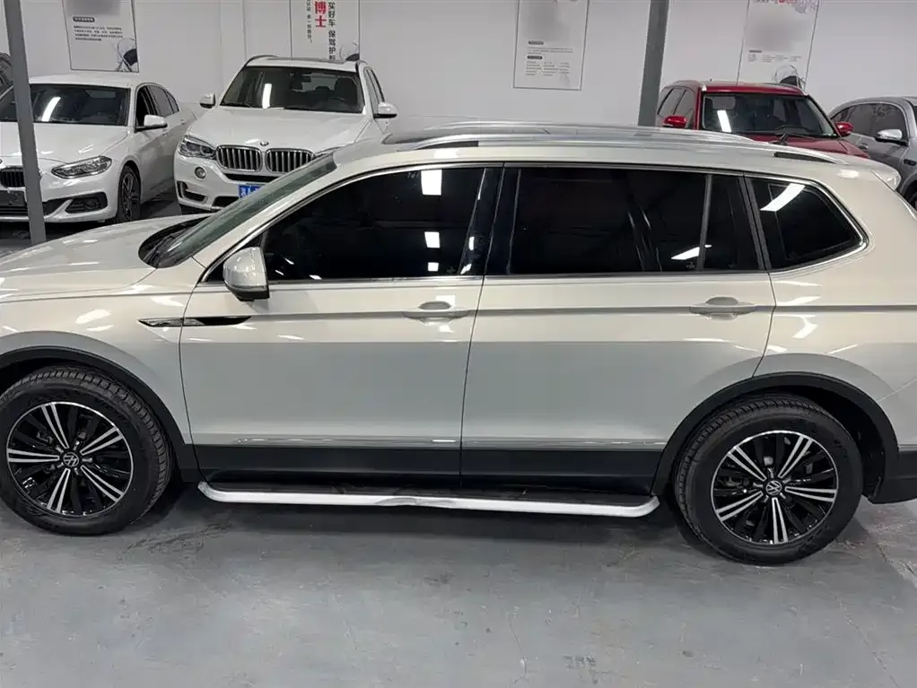 Volkswagen Tiguan L — фото 5